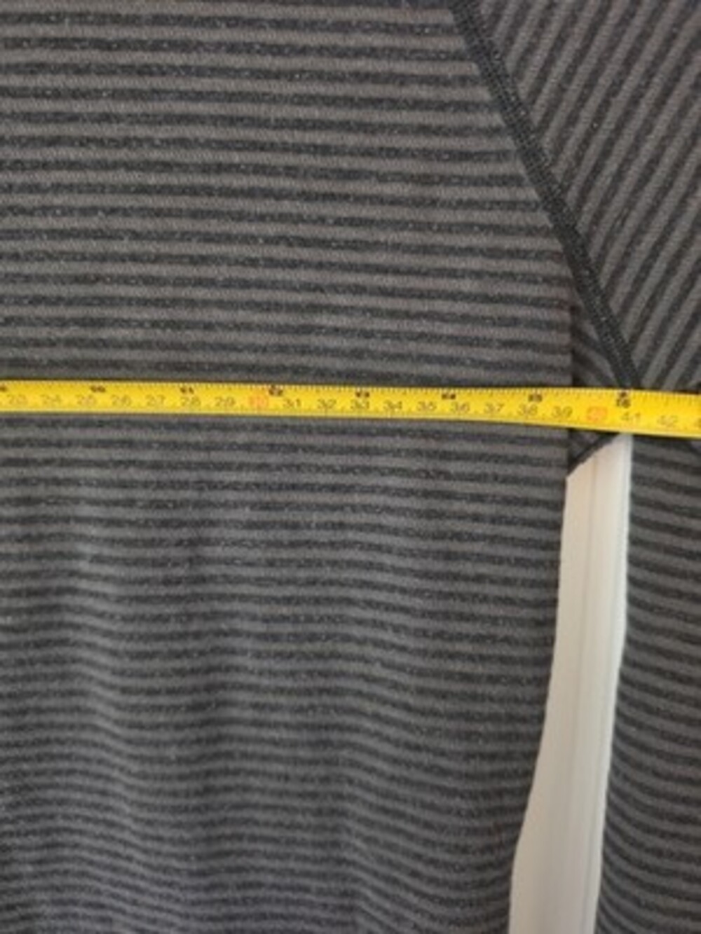 Lululemon Open Your Heart Reversible Pullover Women's Size 6 Gray ThumbholesYoga - Picture 7 of 7